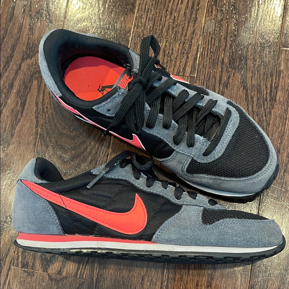 Nike Gennico Suede sneakers